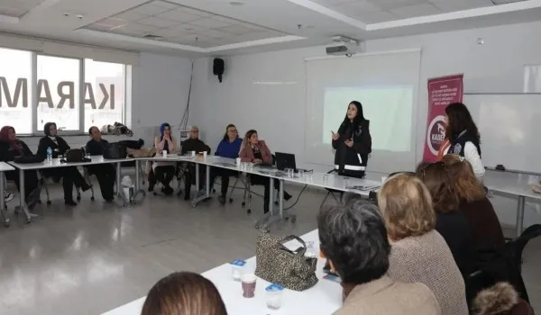 Nilüfer Kent Konseyi Kadın Meclisi ve Nilüfer Mahalle Kadın Dernekleri Kades Eğitiminde Bir Araya Geldi