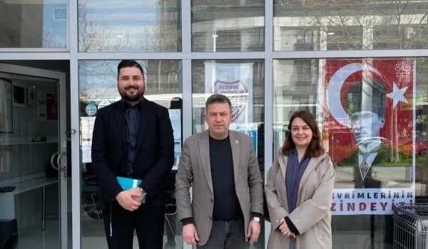 FSM Hastane Alanı ile ilgili süreci yerinde değerlendirmek ve mahalle halkının görüşlerini dinlemek amacıyla, Fethiye Mahalle Muhtarımız Mustafa Ormanlı’yı, Nilüfer Kent Konseyi Genel Sekreterimiz Arzu Tan ile birlikte ziyaret ettik.