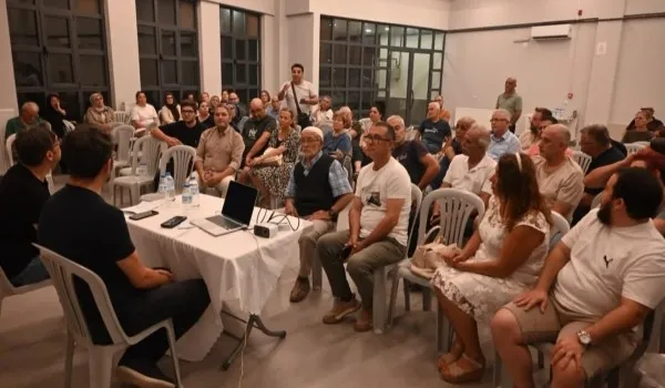 Nilüfer Kent Konseyi Yürütme Kurulu toplantımızı; Kayapa bölge halkımız, muhtarlarımız ve Mahalle Komitesi üyelerimizin yoğun katılımıyla Kayapa’da gerçekleştirdik.