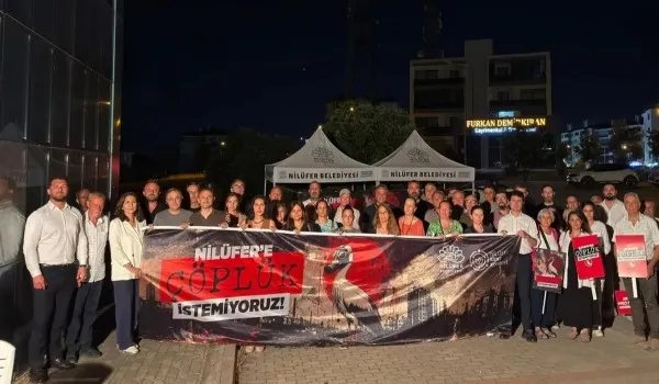Nilüfer’de Çöplüğe Hayır Platformu olarak düzenlediğimiz bilgilendirme toplantısında, Kurtuluş, Balkan ve Kızılcıklı Mahalleleri sakinleriyle Kurtuluş Mahallemizde bir araya geldik.